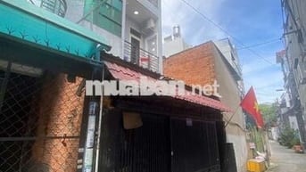 Nhà 1 trệt, 1 sân, 2 lầu, 4pn, 2wc, dtsd 133m2, p14.GV