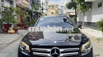 Mercedes Benz GLC300 4matic model  2017 - 62000 km