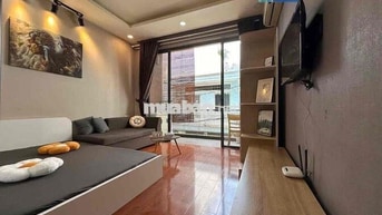 Chính chủ cho thuê, phòng ban công bếp riêng, E Town Cộng Hoà