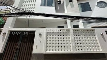 Chỉ 7 tỷ- HXH Nguyễn Văn Trỗi - 5X10M ( chuẩn ) - 4 Tầng 4PN -Có Sân