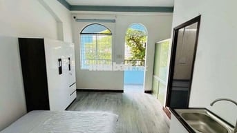CHO THUÊ PHÒNG BAN CÔNG GẦN QUẬN 10 - UEH - HUPLIT BA GIA