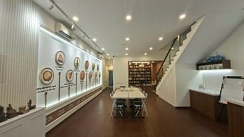 Cho thuê shophouse StarHill Phú Mỹ Hưng giá 40 triệu ( 180m 2 tầng)