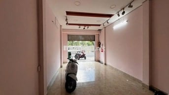 Cho thuê MBKD mặt tiền view sông Bến Vân Đồn; DT: 4x20 chỉ 16 triệu