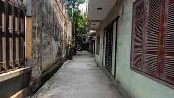 Bán nhà Ba Đình. Lô góc 3 thoáng. Oto vào nhà. Cách phố 15m.