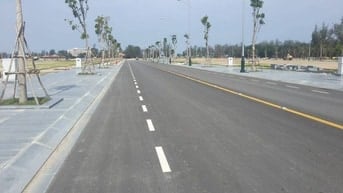 tài chính 1tỷ2 có ngay lô 100m2, mặt tiền Phùng Hưng 42m, sổ riêng.