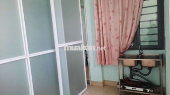 1.8 triệu/tháng. Phòng trọ mới xây, sạch sẽ, an ninh tốt.