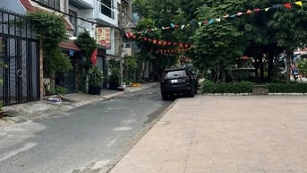 Nhà thuê MT Công viên K300 - 5x17m 1T2L - Nhà mới