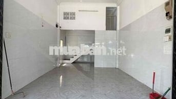 CHÍNH CHỦ CHO THUÊ NHANH NGUYÊN CĂN MẶT TIỀN NÚI THÀNH, Giá 11tr.