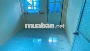 Chính chủ cho thuê nhà giá rẻ. nhà ở rộng rãi.  sạch đẹp.