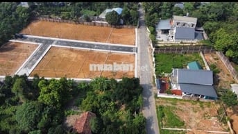 Bán lô đất D 100m2 đã có sổ full thổ cư
