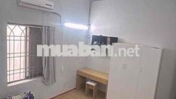 CHO THUÊ STUDIO CỬA SỔ THOÁNG NGAY CÁCH MẠNG THÁNG 8 CÓ MÁY GIẶT RIÊNG