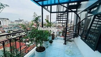 Nhà ba đình 10 tầng thang máy ô tô đỗ cửa , nội thất cao cấp
