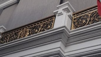 BÁN NHÀ HOÀNG QUỐC VIỆT- 5 TẦNG THANG MÁY - CAMRY TRÁNH NHAU
