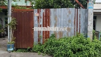 Mặt tiền hẻm Đông Thạnh 3, DT 128m2, sổ riêng, chủ đang cần bán gấp.