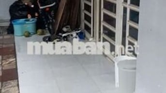Dư 1 căn nhà .cho thuê đầu 10 vô ở