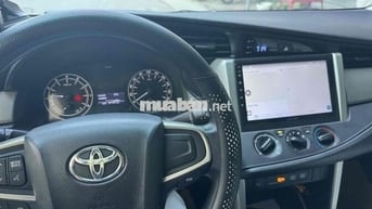 Toyota Innova 2016 2.0E - 900000 km