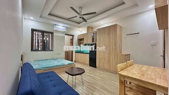 Studio - giếng trời 30m2, full nội thất + mgr, ngay ngã tư Bảy Hiền 💎
