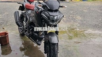 Kẹt tiền bán xe mới chính chủ