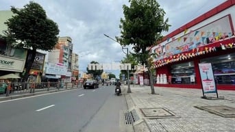 CHO THUÊ NHÀ DIỆN TÍCH LỚN 40x60 Góc 3 mặt tiền Quang Trung P12 Q.GV