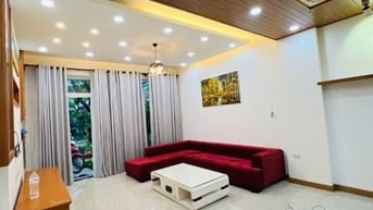 Cho thuê biệt thự Villa Park full nội thất 25 Tr- Huyền 0909394065