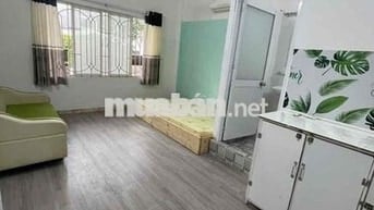 phòng trọ 18m2, trên trục đường Nguyễn Trãi q1.