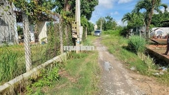 Hơn 1400m2 đường xe hơi thông. Gần trường học. 800tr