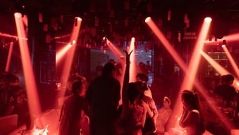 KITTY BAR Q1 Tuyển 10 nữ nhân viên phục vụ BAR làm theo ca 