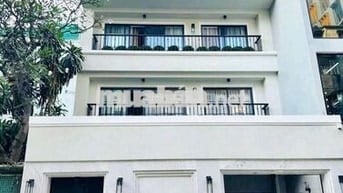 Nhà 1 trệt 3 lầu 8m x 20m. Đường Nguyễn Minh hoàng . Khu k300