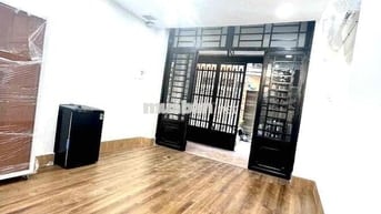 Phòng Trệt đầy đủ nội thất có máy giặt riêng, ngay Lạc Long Quân, 3/2