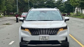 Kia Carnival 2023 Signature 2.2D - 25000 km