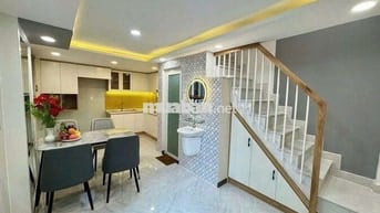 Cho thuê nhà nguyên căn.Đường Huỳnh Văn Bánh.Phường 15.Quận Phú Nhuận