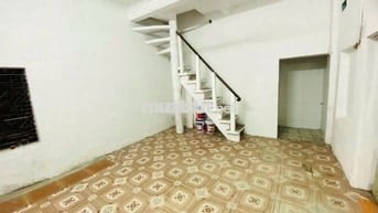 Bán Nhà Hoàng Mai 26M x 3T, MT: 3,7M Giá 5,3 Tỷ. Lô góc, 15m ra ô tô