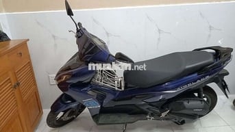 Cần bán xe airblade 125 trùm mền chính chủ