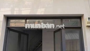 Nhà 1trệt 1lầu 1pn 1wc mặt tiền ngay chợ tiện ở và kd buôn bán