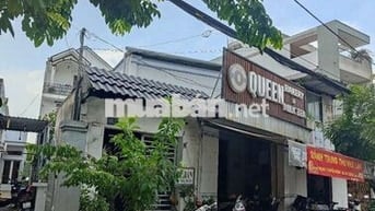 Bán nhà mặt tiền đường Huỳnh Tấn Phát.