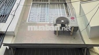 Cho thuê nhà nguyên căn Đường Nguyễn Văn Nguyễn Quận 1