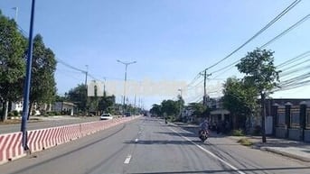 Một lô *** nằm ngay mặt tiền quốc lộ 14