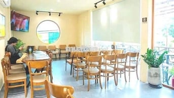 CẦN SANG QUÁN COFFEE LÔ GÓC CƯ XÁ BẮC HẢI DT130M2 DÒNGTIỀN120-15OTHÁG