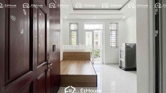 Phòng có 2 mặt tiền ở đường Dương quảng hàm full nội thất ban công