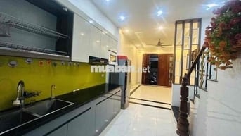 Chủ nhà cần bán căn tâm huyết lo việc cho gia đình( giá cả TL dc )