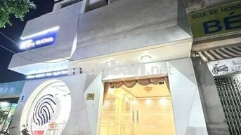 Cho thuê nhà 1 trệt 4 lầu mặt tiền trần văn hoài gần vincom xuân khánh