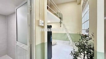Phòng trọ mới xây gác cao có máy lạnh gần làng đại học