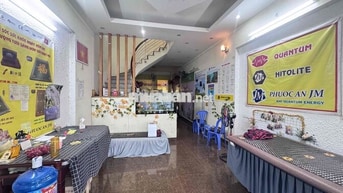 Nhà ở 60m2 có sân cho thuê kinh doanh , văn phòng..