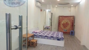 Cho thuê mặt bằng 4m x 9m, Trường Sơn, sát sân bay, ở lại được