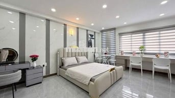 Nguyên căn Trương Hoàng Thanh P12, Tân Bình 5 tầng mới full nội thất