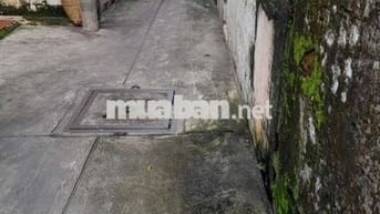 Nhà hẽm nhỏ đg Vườn lài . Ưu tiên gđ ở.