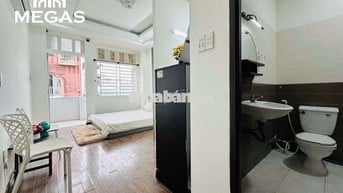 Khai Trương Căn Hộ Ban Công Tách Bếp Full NT Ngay Lạc Long Quân