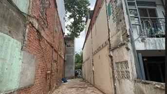  BÁN ĐẤT MẶT TIỀN HẺM HẬU PHÍA SAU – HOÀNG SA, Q.3