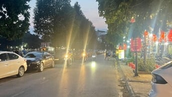 Bán nhà Khương Đình gần hồ, Dt 61m2, 5t, Mt 4m, ô tô tránh, kinh doanh