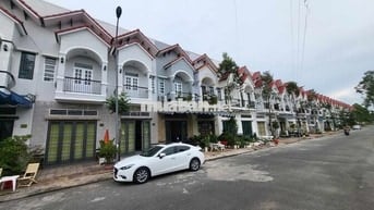 Nhà 1 trệt, 1 lầu đủ tiện nghi KDC phường 5, TP Vị Thanh cho thuê VPKD
